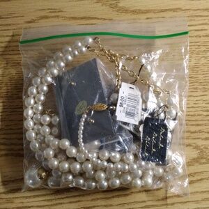 7PC NWT Faux Pearl Necklace Bracelet & Earring Bundle